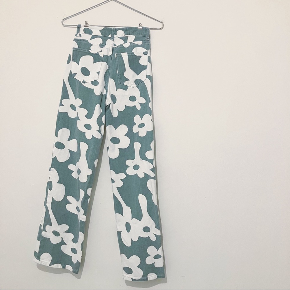 Bailey Rose • Flower Power Jeans in White/Green Floral - Picture 3 of 9